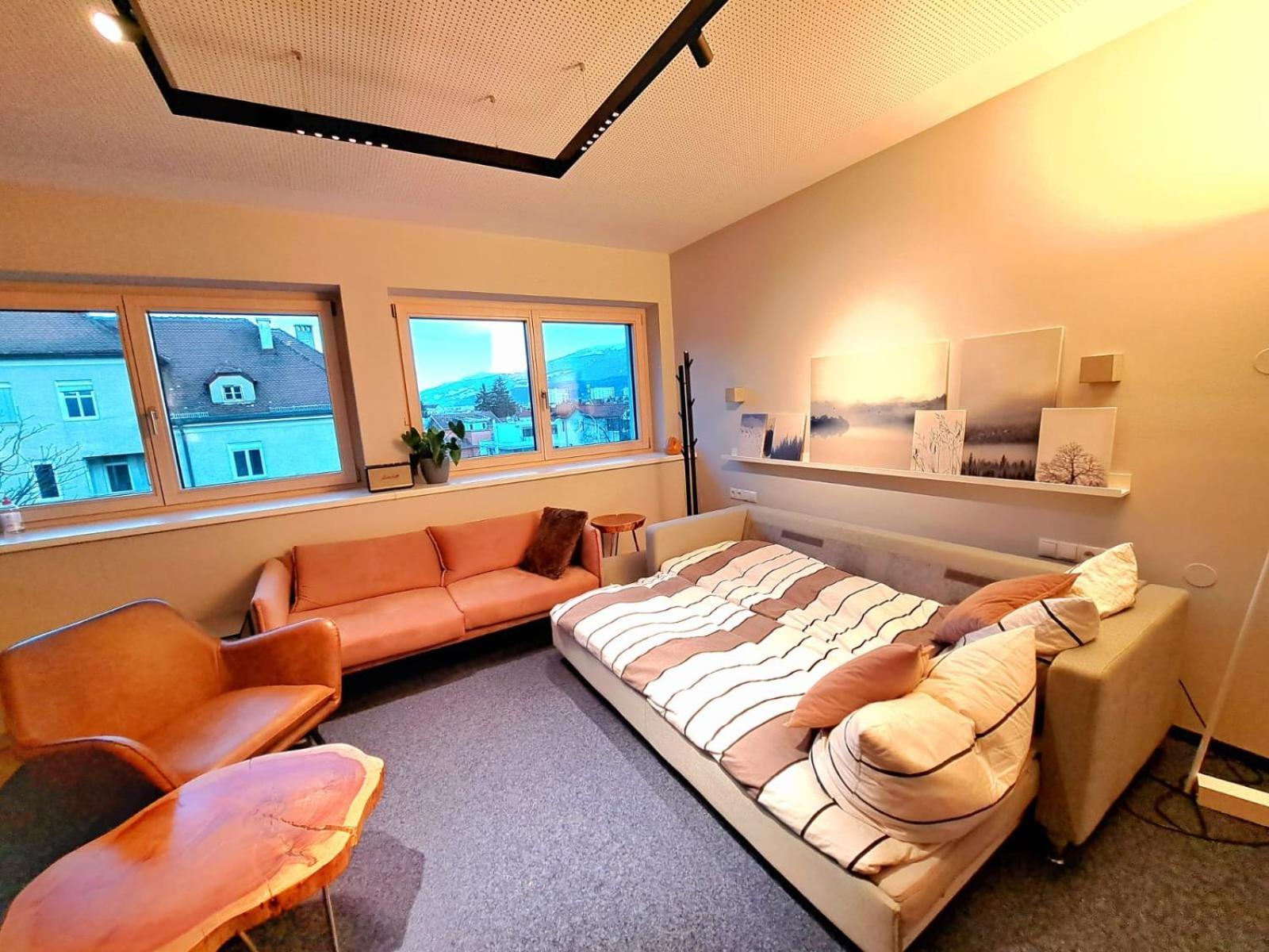 Charmante Fuer 2 Personen In Zentrumsnaehe X Privater Parkplatz X Hochwertige Coworking-arbeitsplaetze Im Haus Appartement *