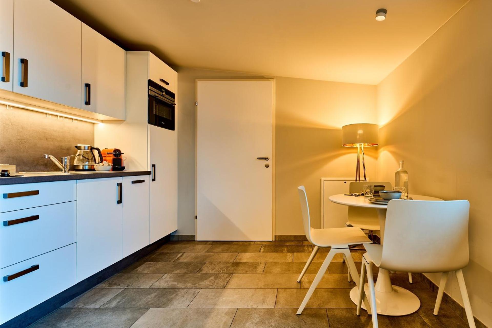 Appartement Charmante Fuer 2 Personen In Zentrumsnaehe X Privater Parkplatz X Hochwertige Coworking-arbeitsplaetze Im Haus