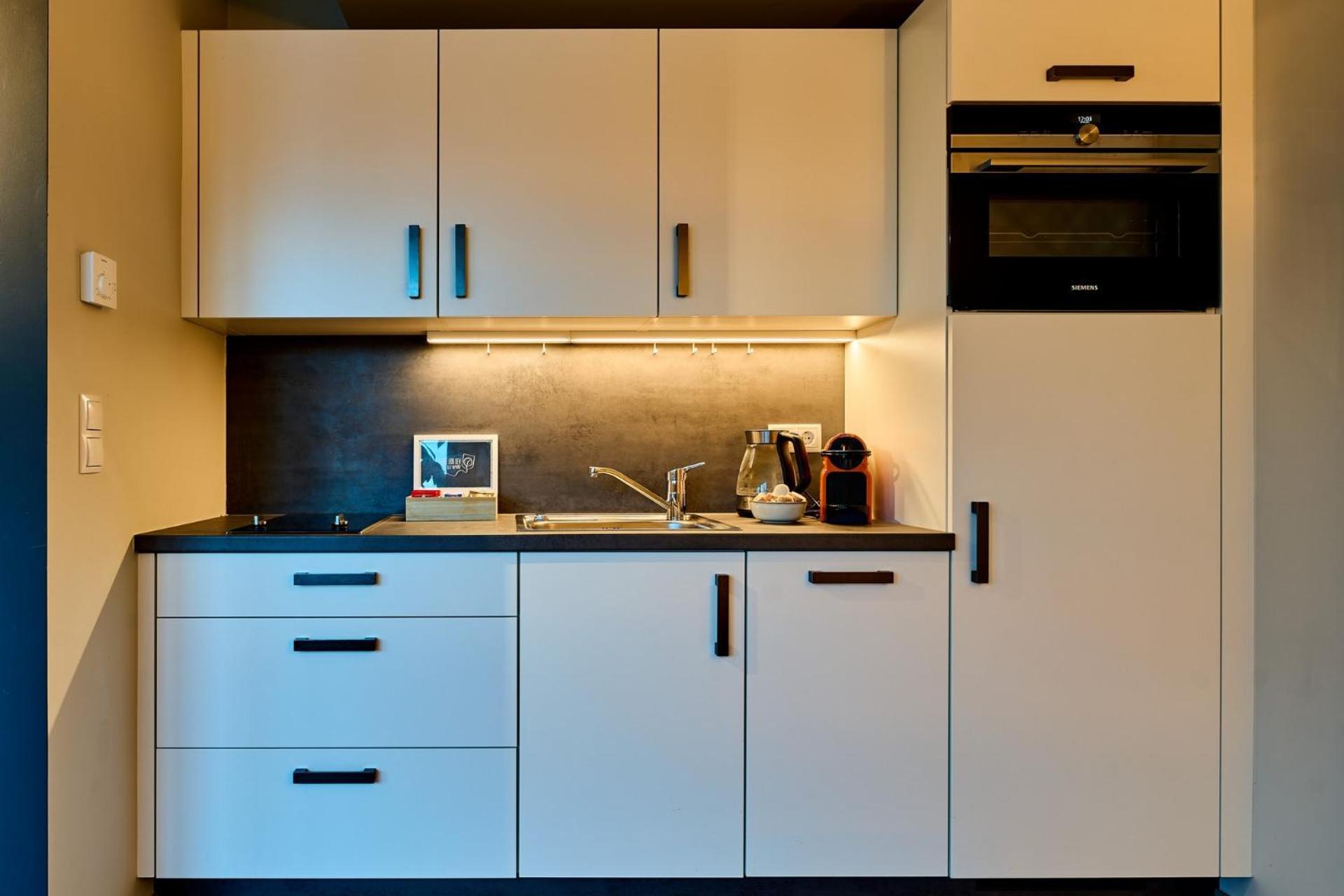 Charmante Fuer 2 Personen In Zentrumsnaehe X Privater Parkplatz X Hochwertige Coworking-arbeitsplaetze Im Haus Appartement *